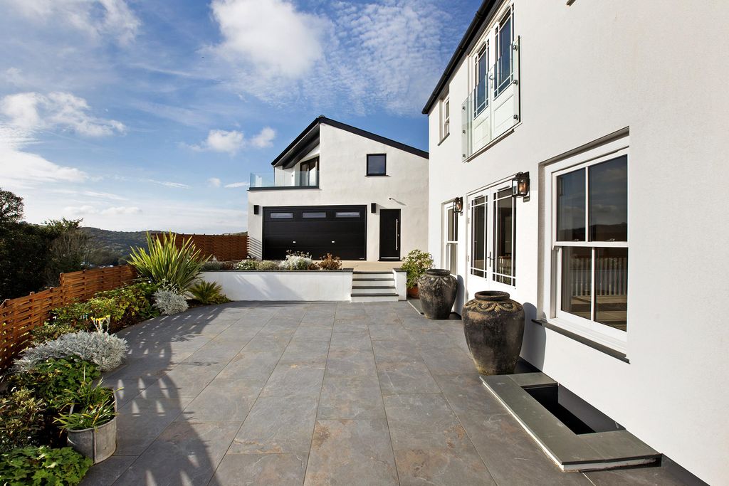 Property photo 3 of 37 Image