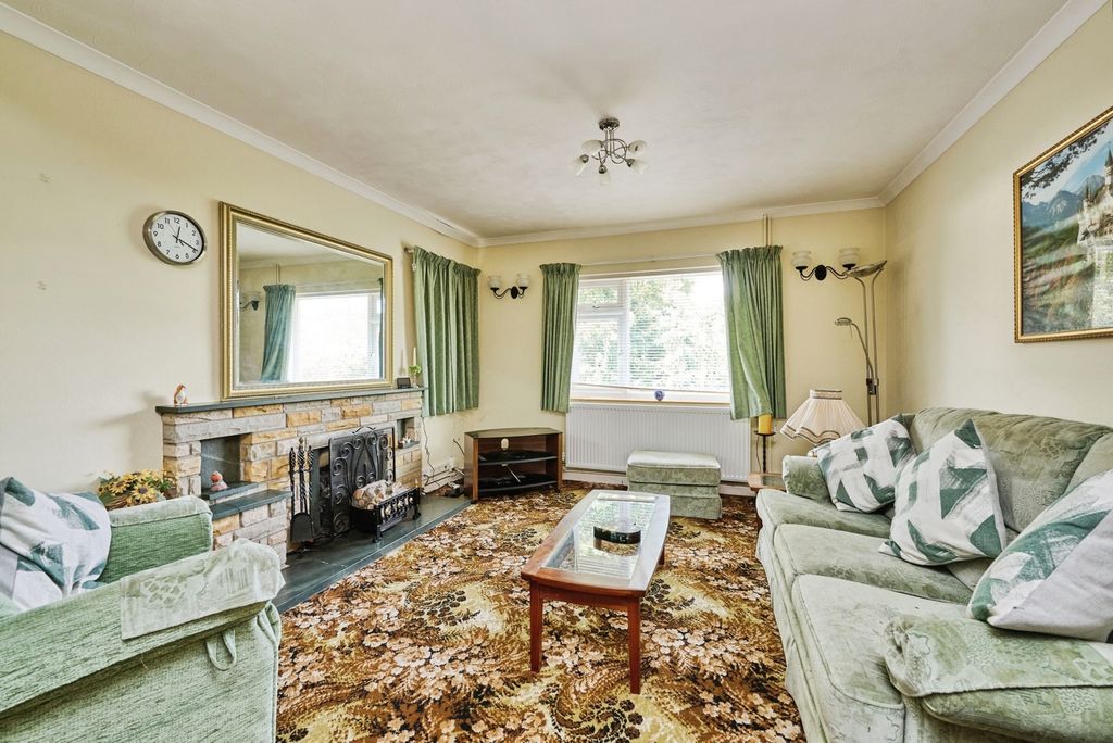 Property photo 3 of 16 Pbox-Img.Jpg