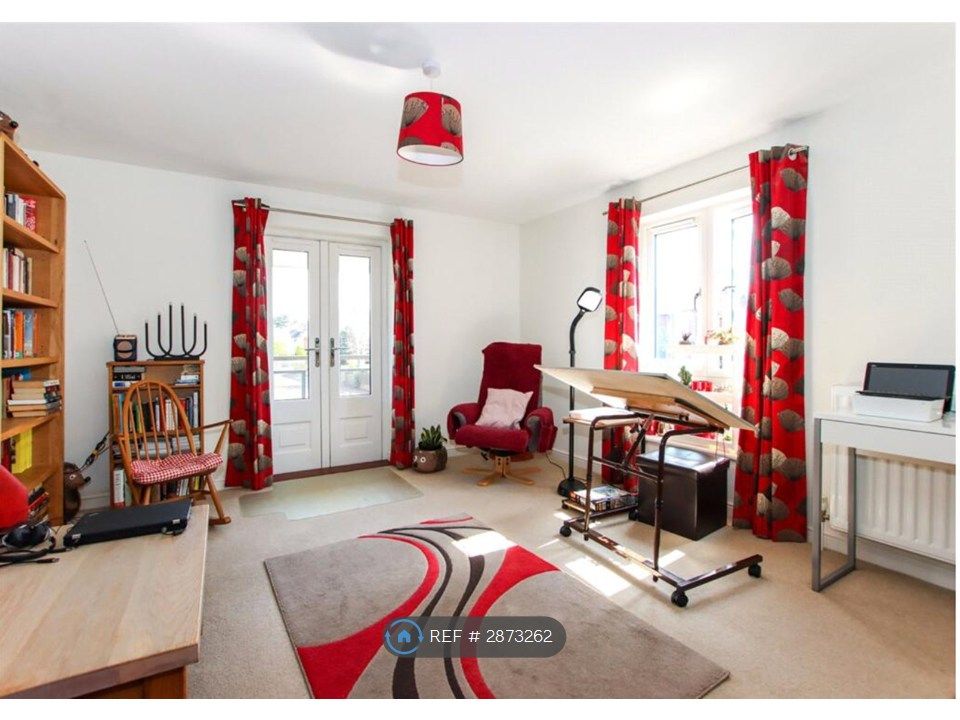 Property photo 2 of 11 Lounge