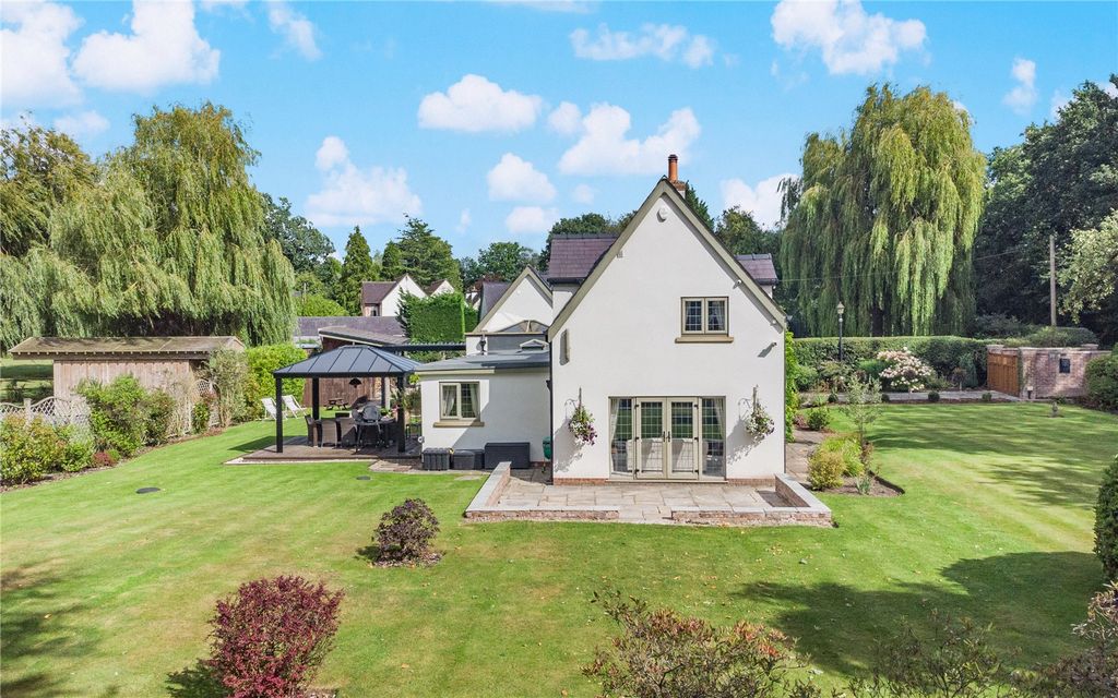 Property photo 2 of 32 Garden