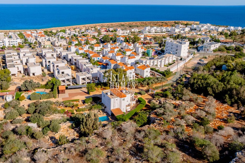 Property photo 3 of 48