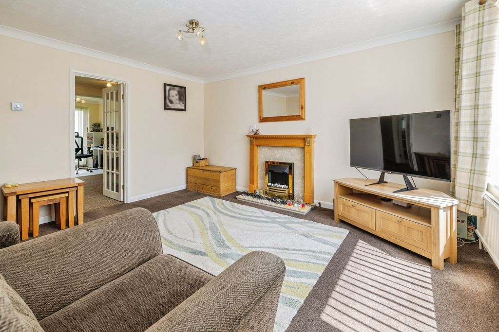 Property photo 3 of 15