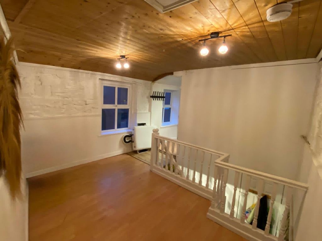 Property photo 3 of 4