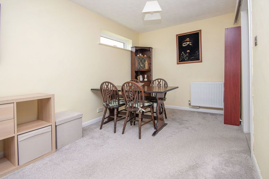 Property photo 3 of 11 Dining Area