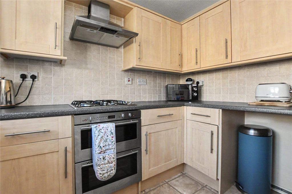 Property photo 2 of 20 Picture No. 11