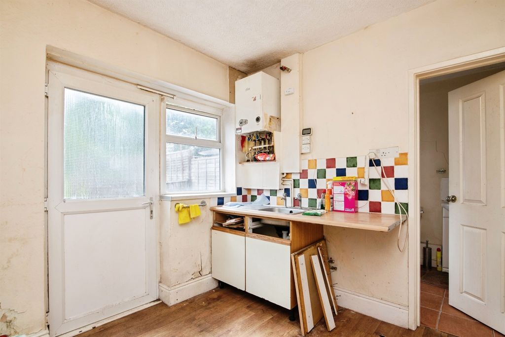 Property photo 3 of 12
