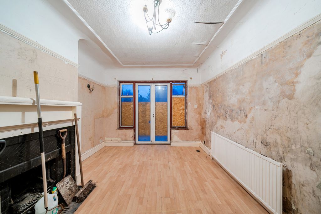 Property photo 3 of 20 1376686-5-690cd65...