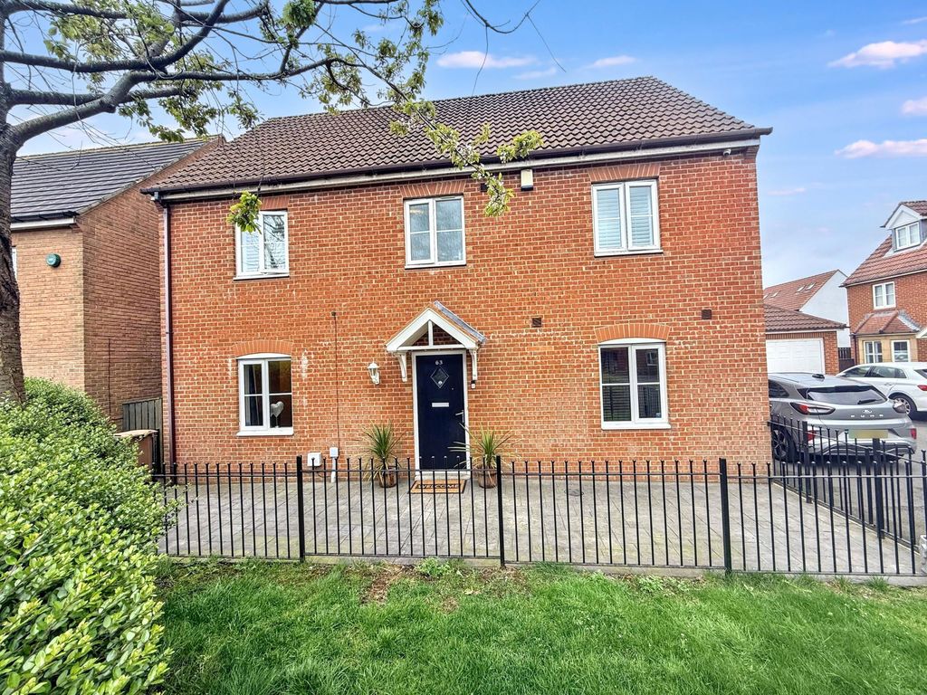 Property photo 2 of 43