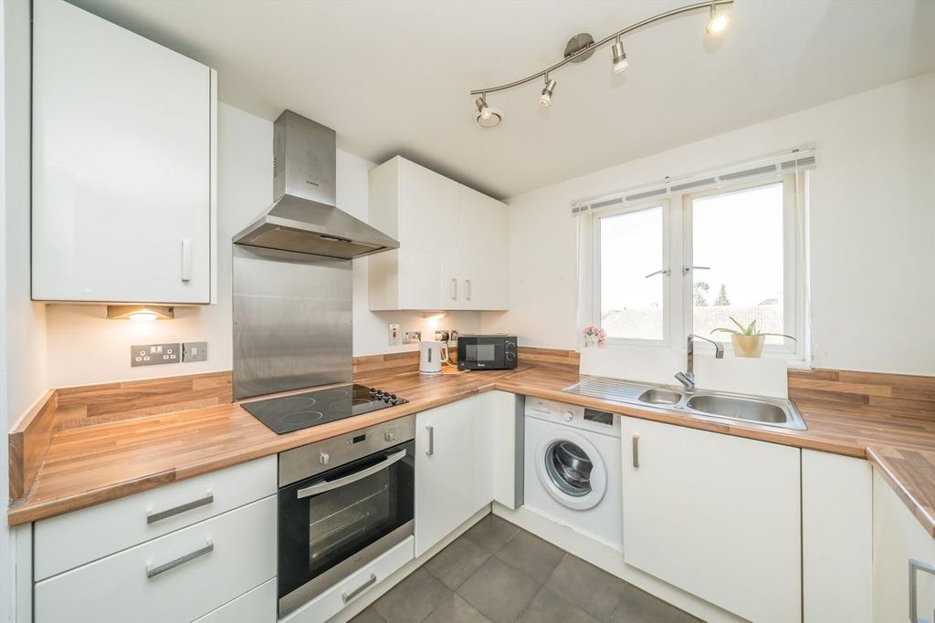 Property photo 3 of 4