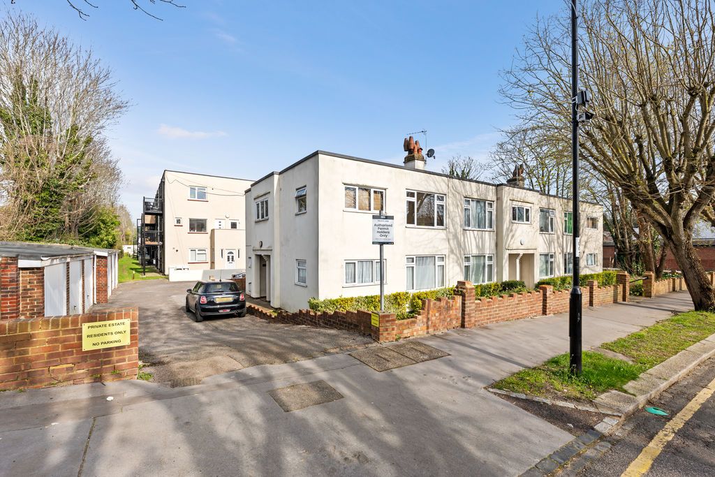 Property photo 2 of 19 Photo 17