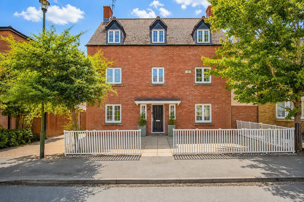 Property photo 1 of 52