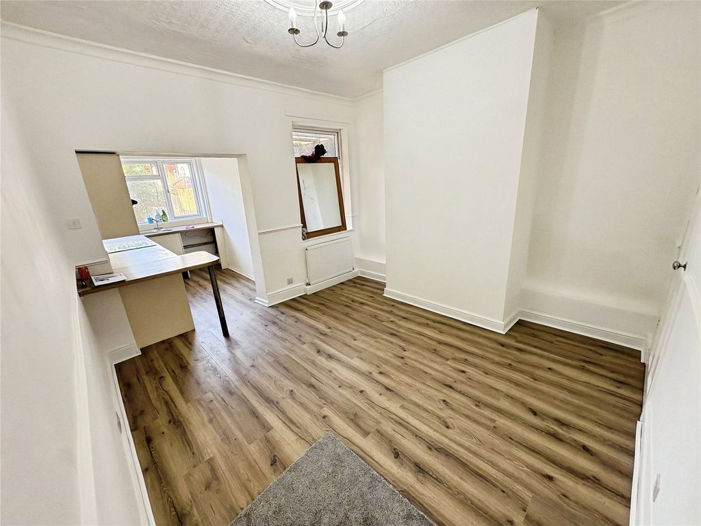 Property photo 3 of 16 Picture No. 04
