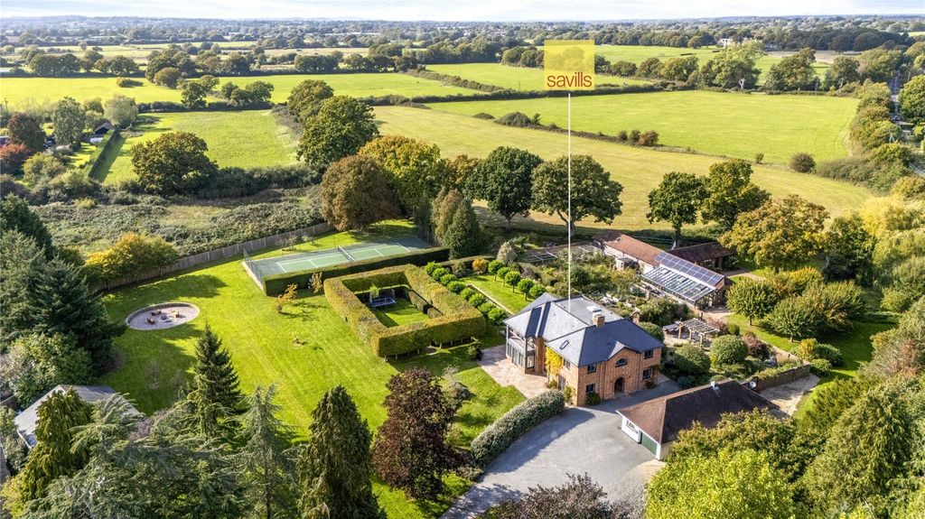 Property photo 1 of 37 Wychwood House