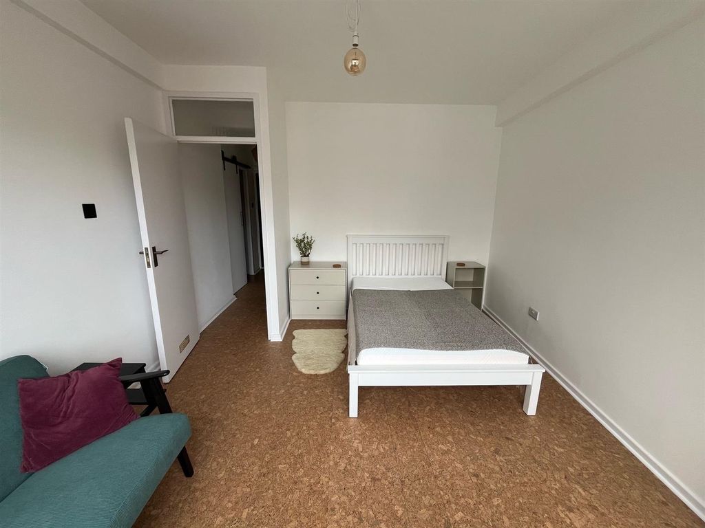 Property photo 2 of 12 121 Florin Court Photo 2.Jpg