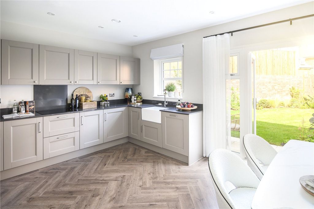 Property photo 2 of 10 Picture No. 12