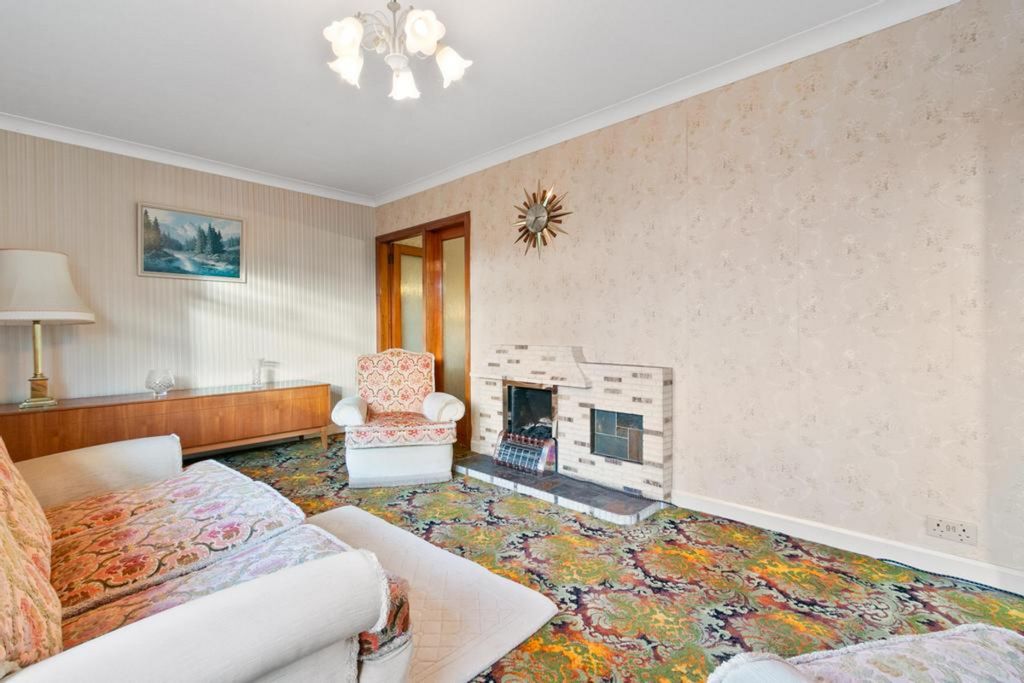 Property photo 3 of 33