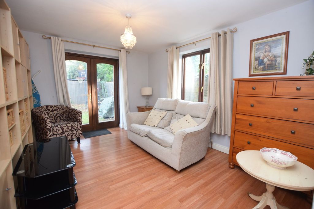 Property photo 2 of 5