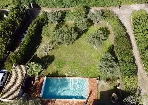 Property photo 1 of 1