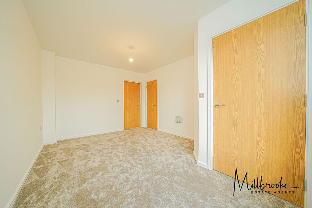 Property photo 3 of 23