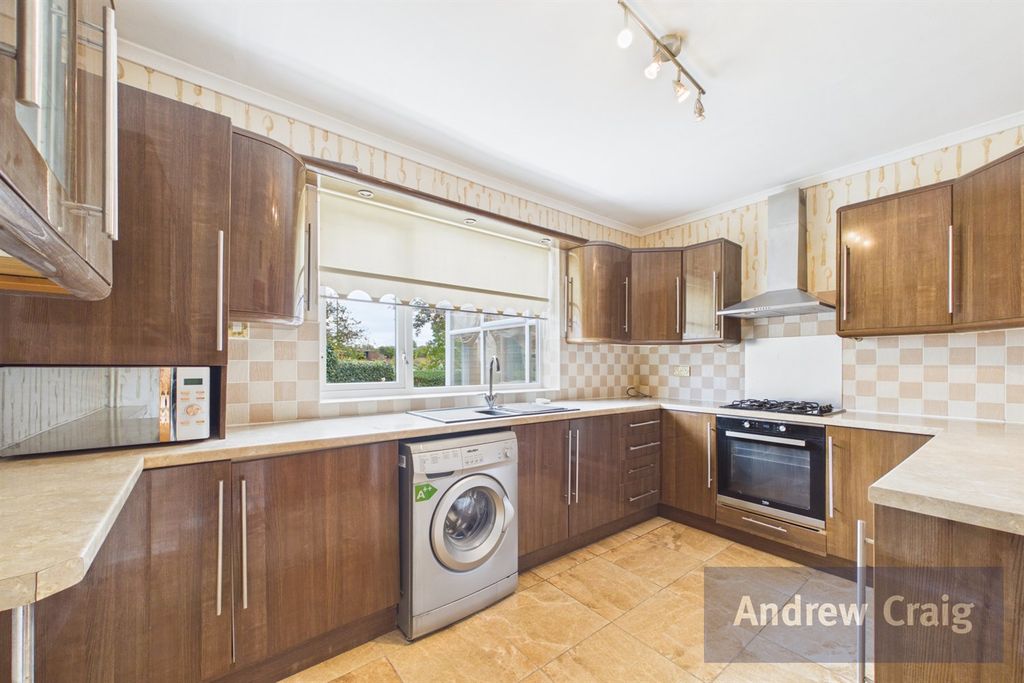Property photo 2 of 14 Kitchen