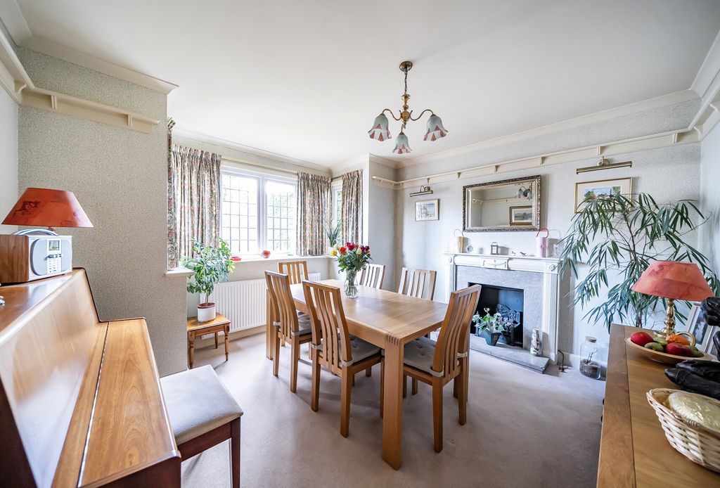 Property photo 3 of 19 Dining Room