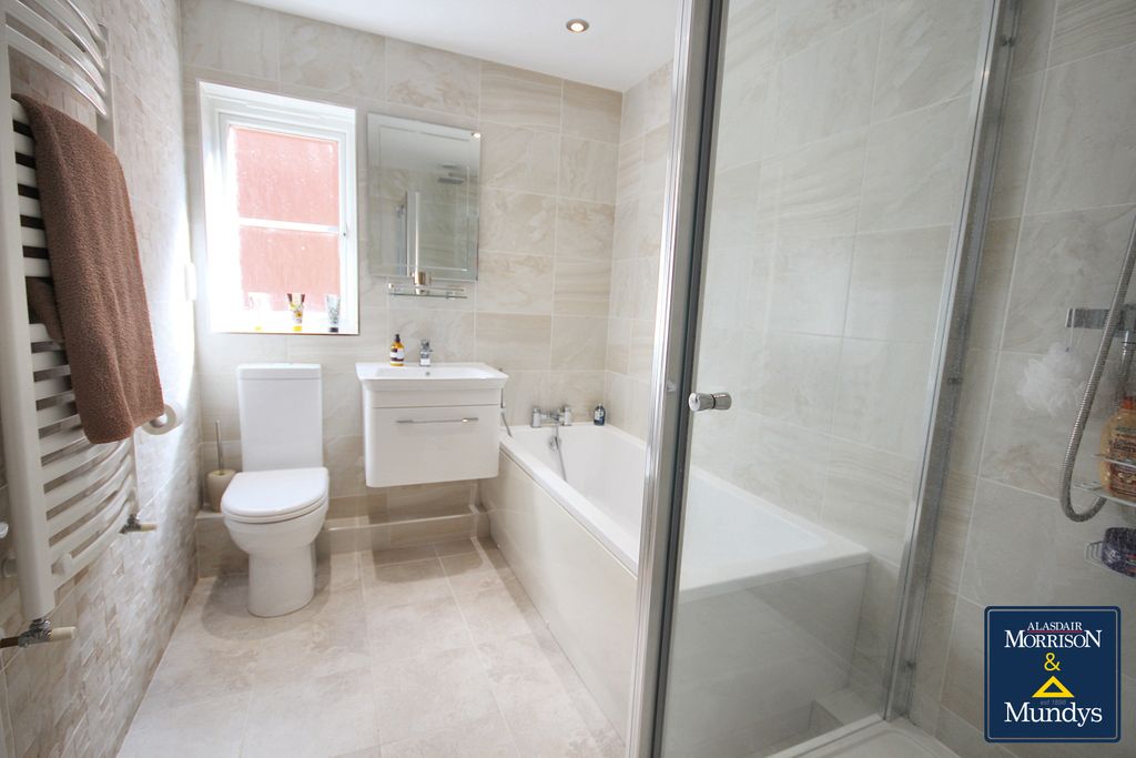 Property photo 3 of 16 Bathroom