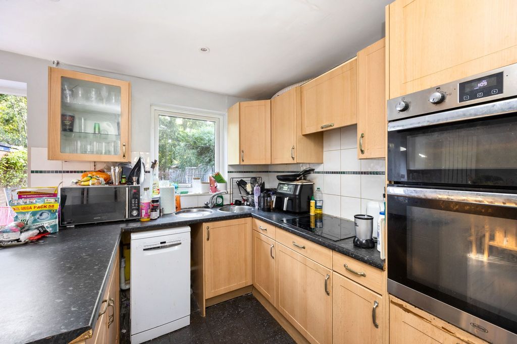 Property photo 2 of 26