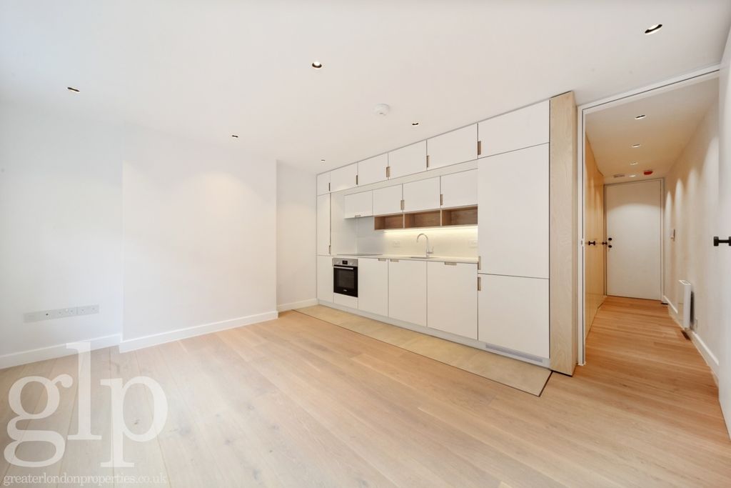 Property photo 2 of 12 2416843