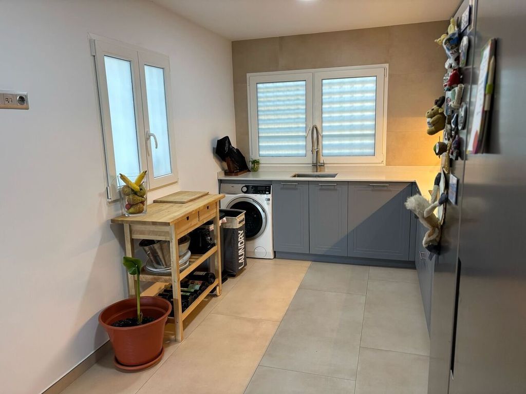 Property photo 2 of 50