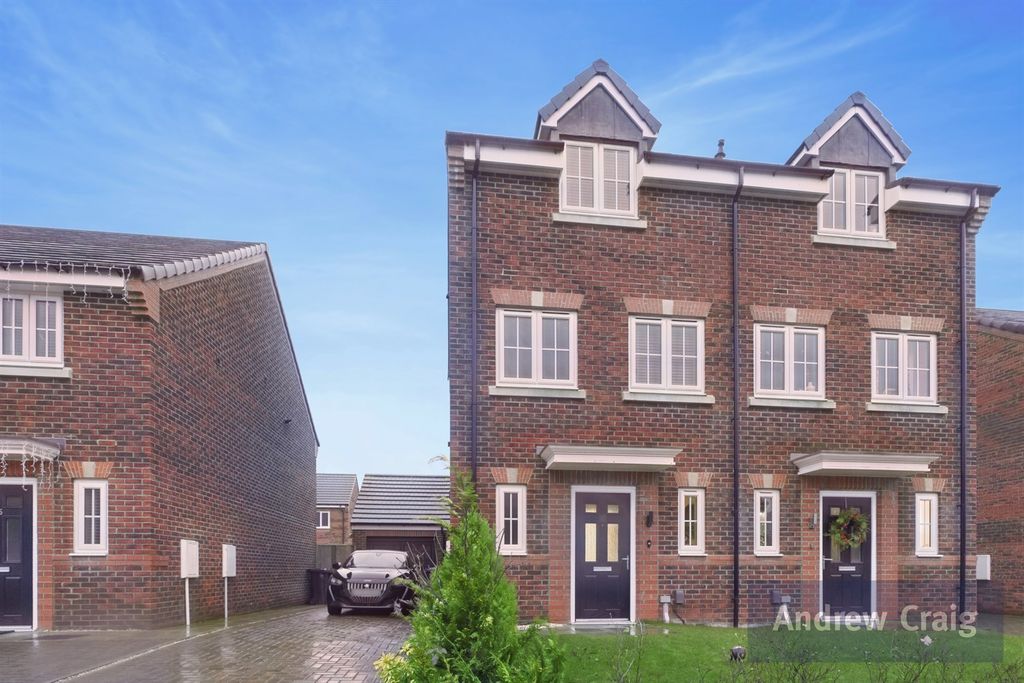 Property photo 1 of 13 (Main)