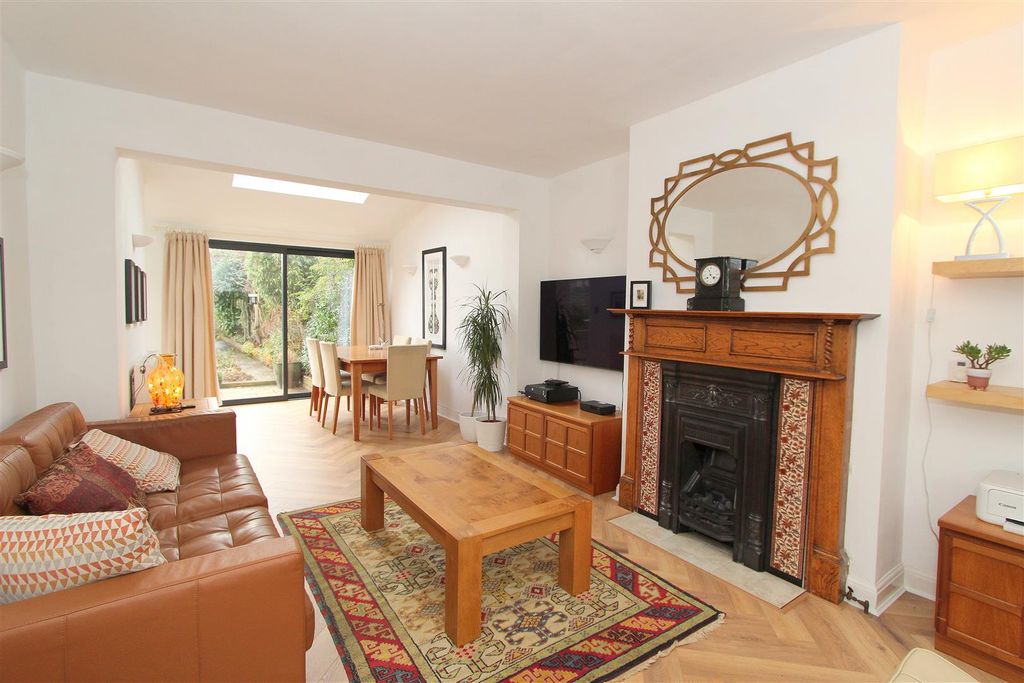 Property photo 2 of 23 Family Room.Jpg