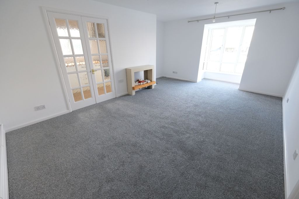 Property photo 2 of 13 Sitting/Dining Room