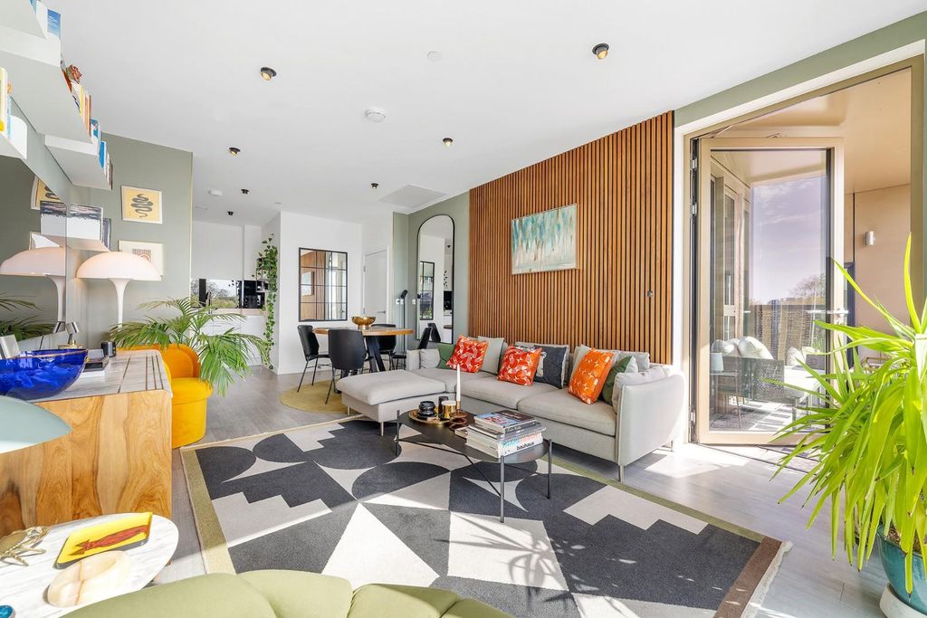 Property photo 1 of 19 Open Plan Reception (2).Jpg