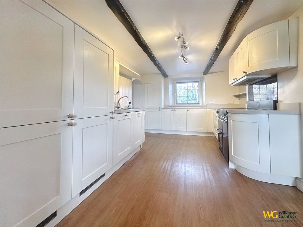 Property photo 2 of 18 Kitchen