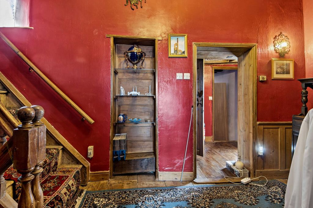 Property photo 2 of 22