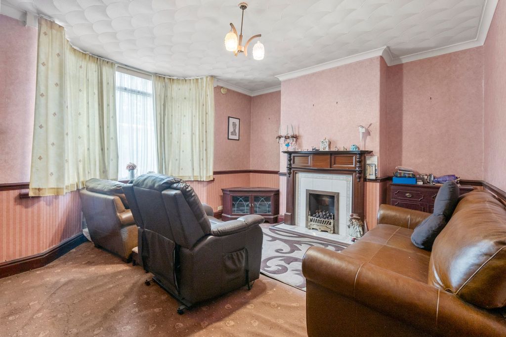 Property photo 3 of 20