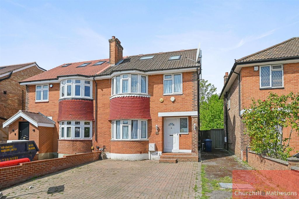 Property photo 2 of 11