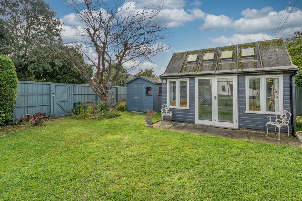 Property photo 2 of 28