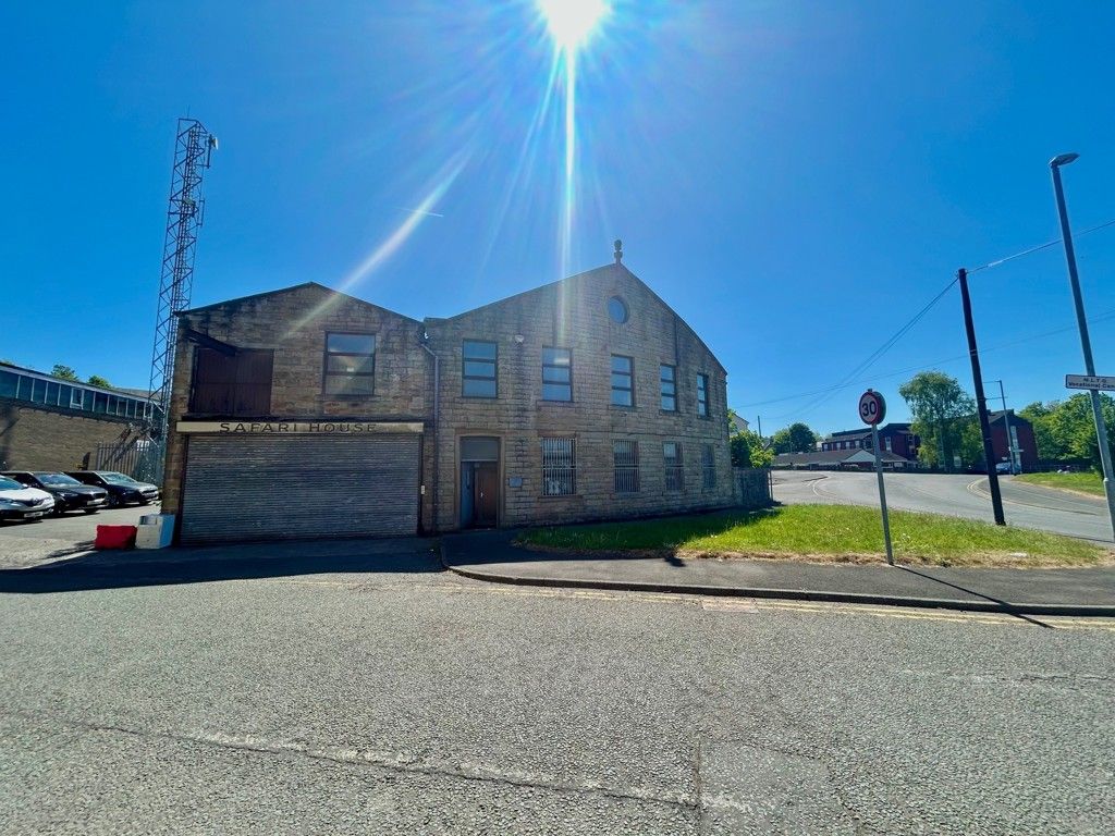 Property photo 1 of 12 11