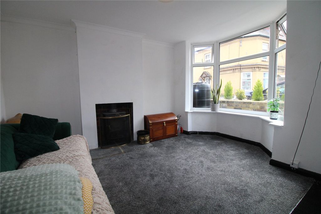 Property photo 3 of 16 Picture No. 11