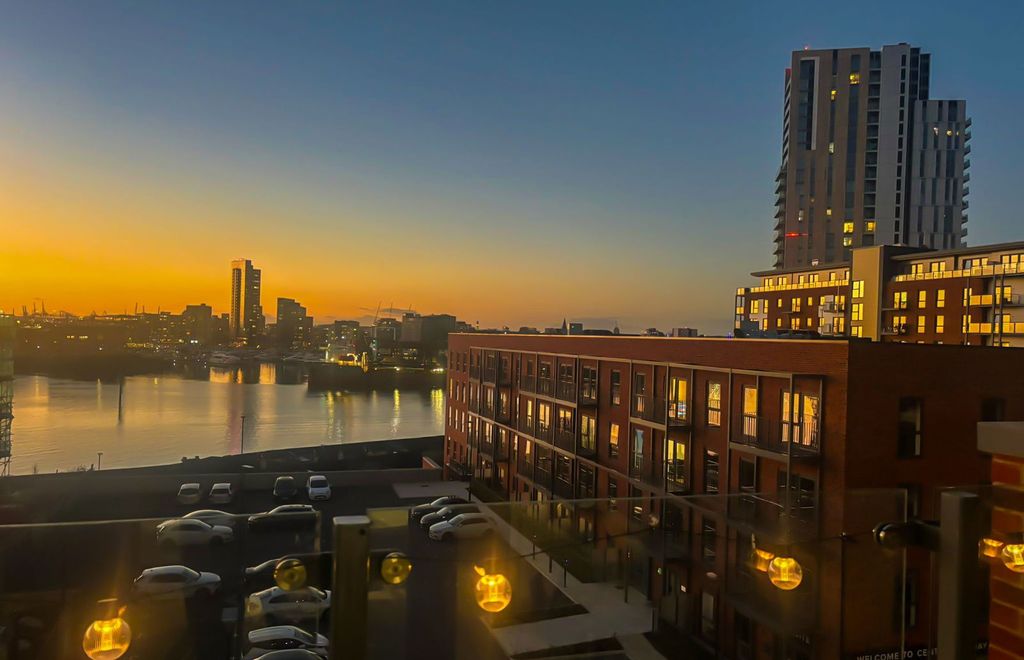 Property photo 2 of 35