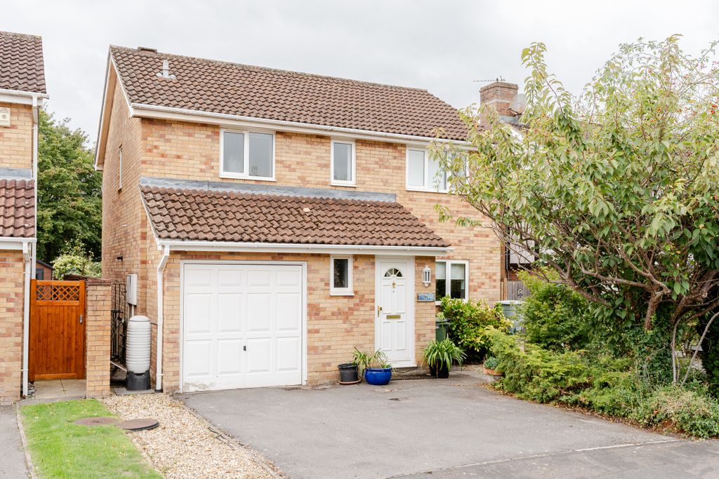 Property photo 2 of 18 A7402493-19