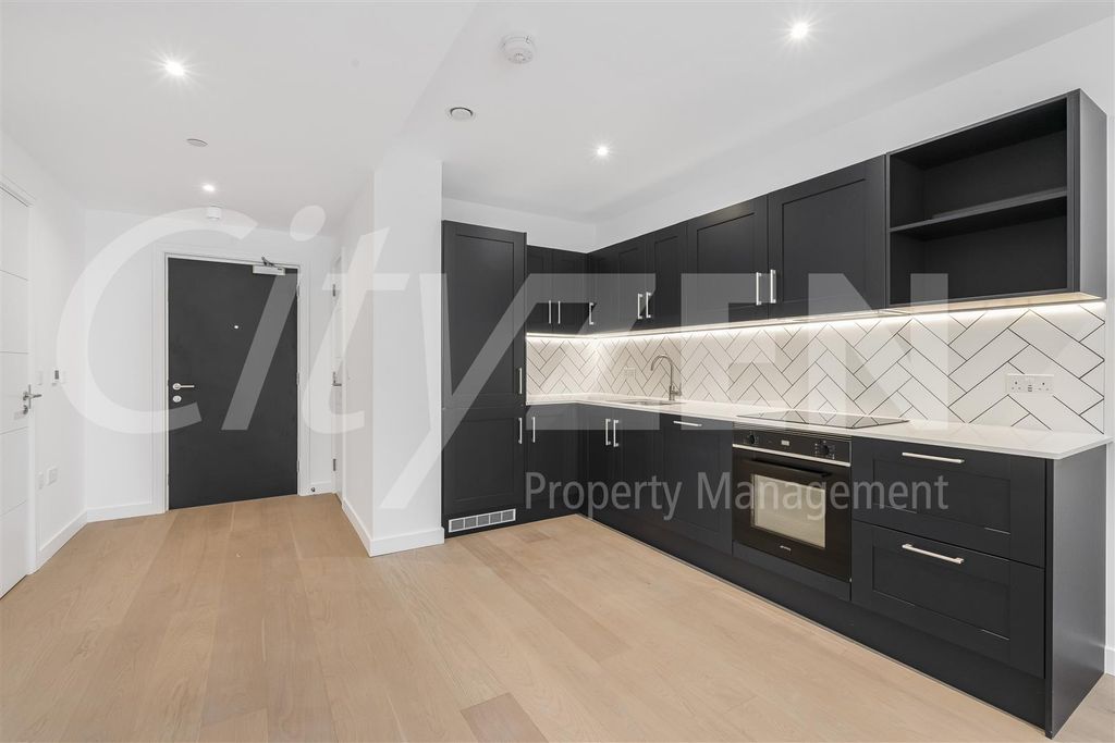 Property photo 2 of 34 Kitchen