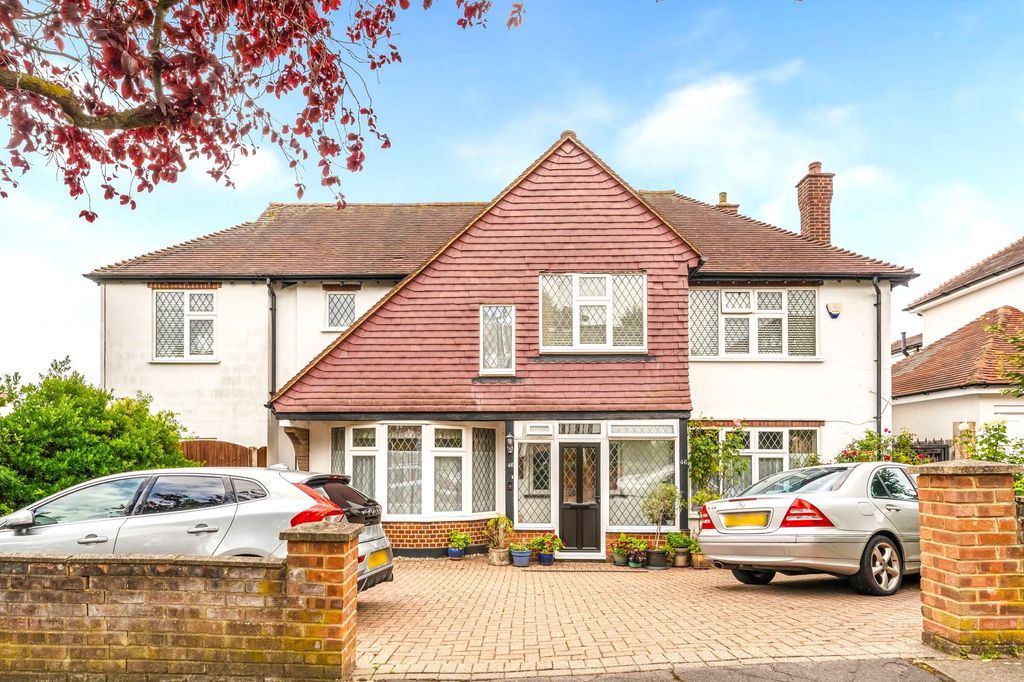Property photo 1 of 32