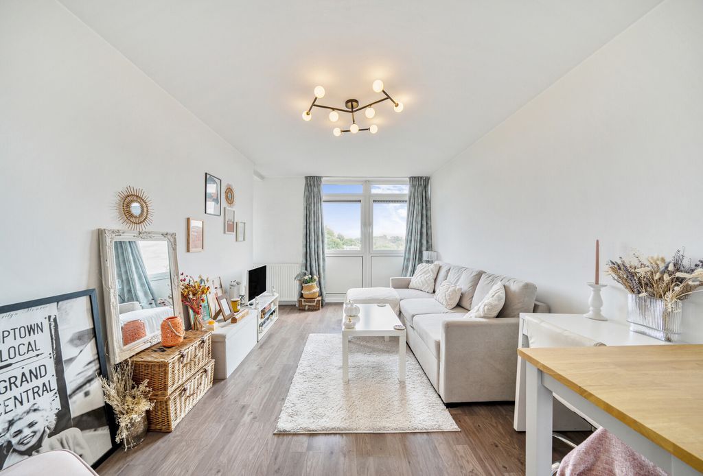 Property photo 2 of 13 1326724-5-6874F00...