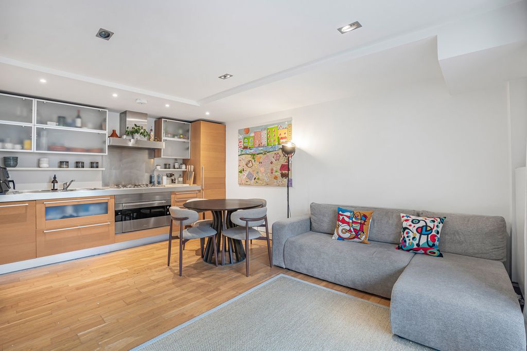 Property photo 3 of 17 Reception Room