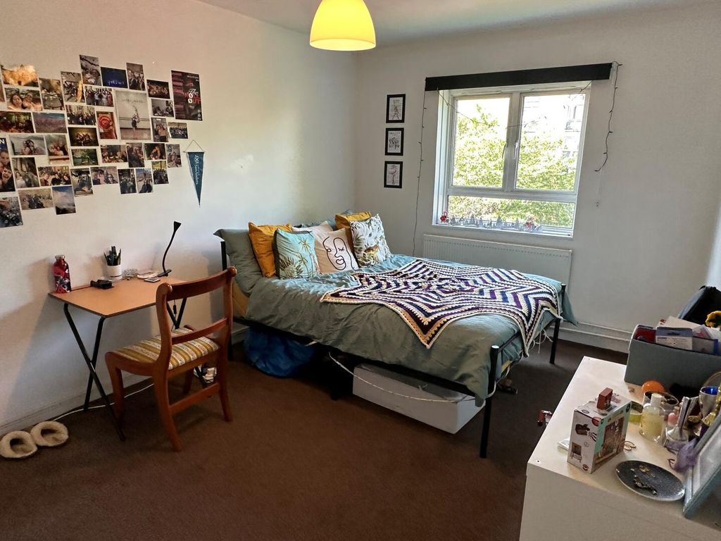 Property photo 1 of 11 Bedroom
