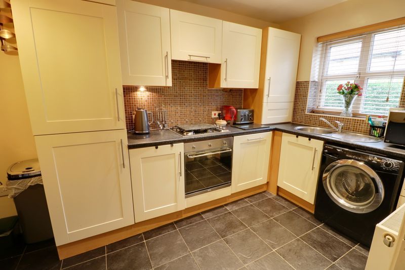 Property photo 3 of 7 Photo 6