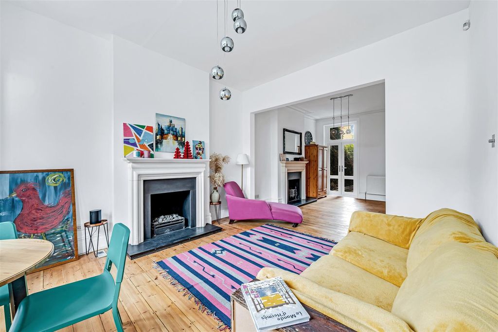 Property photo 2 of 19 23 Nemoure Road-4.Jpg
