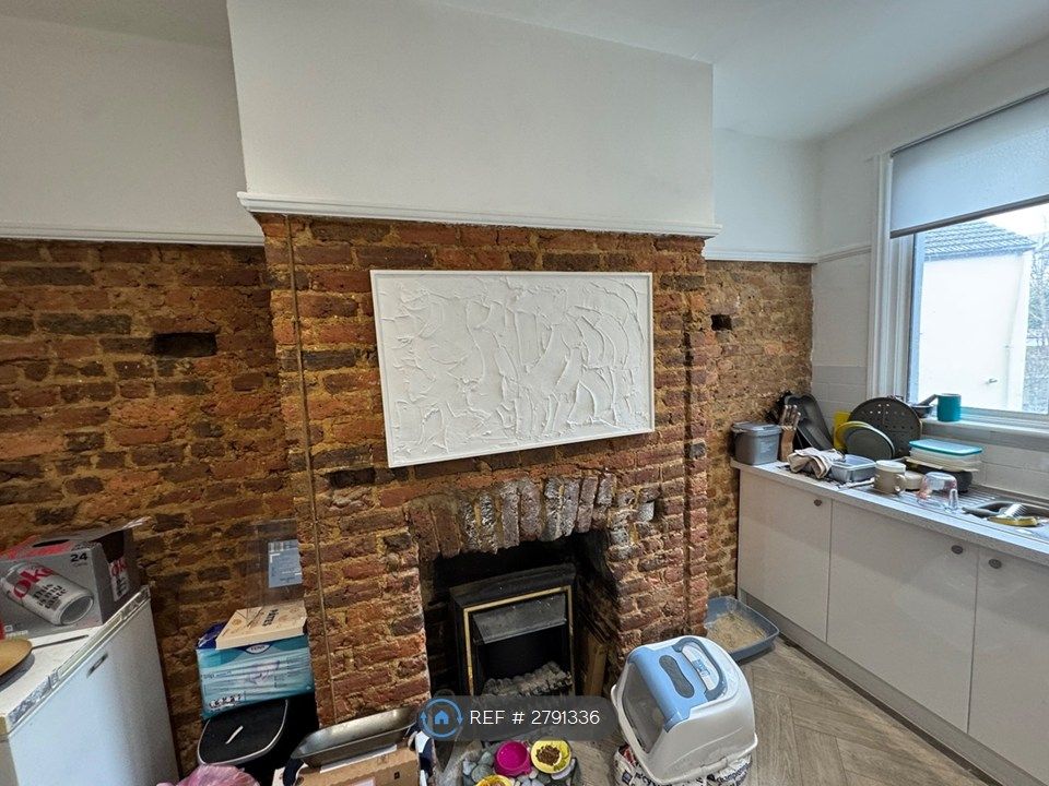 Property photo 1 of 17 Feature Brick Wall In Kitchen